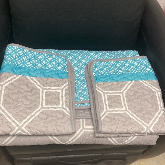 Other - Queen size comforter and two pillow shams